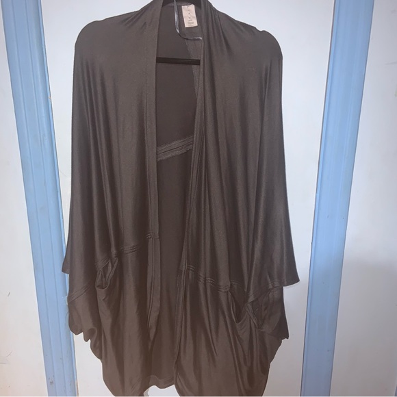 LIVI Cocoon Overpiece - Picture 4 of 8